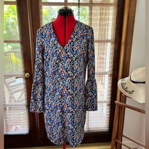 Easy dress. Comfortable. Not hot